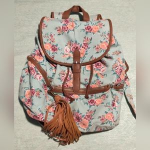 Rustic Floral Backpack with FREE TASSEL KEYCHAIN